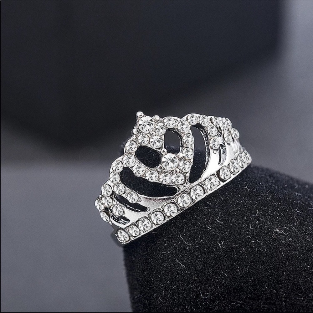 👑Crown Women’s Ring - Picture 2 of 5